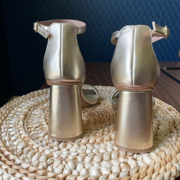 BCBGeneration Patricia Gold Strappy Heeled Sandal Chunky Heel Size 6 Summer - Picture 5 of 9